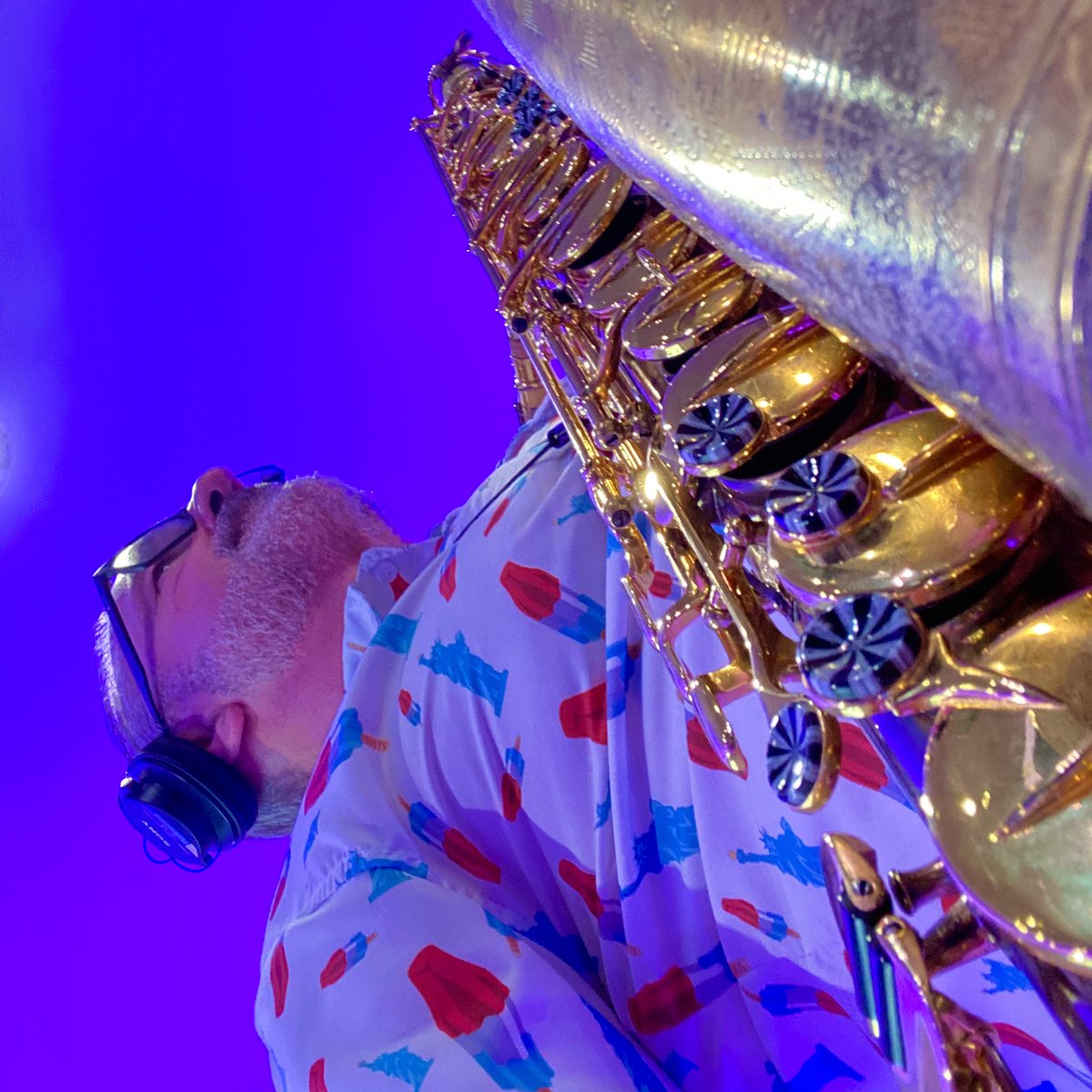CMoneyKS's tweet photo. #RSVLTS #BombPopsAndLiberty #FourthOfJuly #Saxophone #VintageSaxohones #MartinSaxophones #MartinCommittee #MartinSkyline #MartinCommitteeSkyline https://t.co/KyEpSrP5XZ