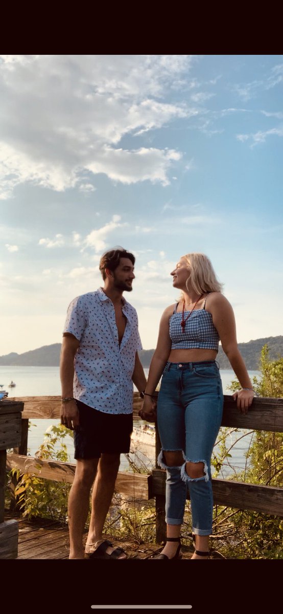 CNB__10's tweet photo. Brynn doesn’t know her left from right but she sure is cute https://t.co/TqmE4PTque