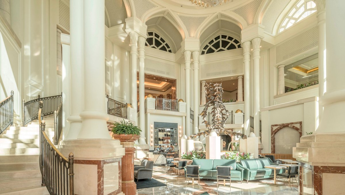 elite_traveler's tweet photo. Four Seasons Hotel Doha has undergone a huge revamp and is ready to welcome guests again. Hands up if this is on your hotel wishlist 🙋
See link for full story.
https://t.co/Tvz3pvAdcn
#elitetraveler #FSDoha #luxurytravel #beautifulhotels #wanderlust https://t.co/NWF6BDLo7a