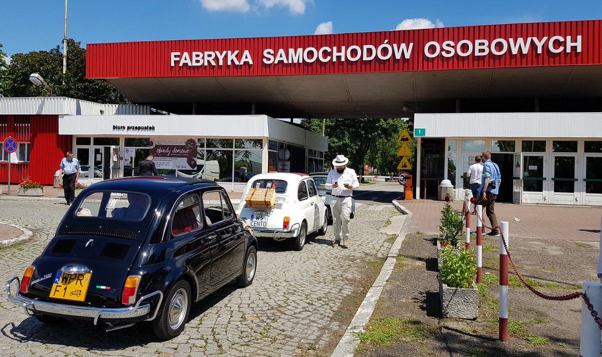 klasykimoto's tweet photo. Weekend z Fiat #500 w Klasyki w FSO.

Dziś #bilety z kodem: FIAT500 ze zniżką -15%

#wystawyklasykow #klasykiwfso #fiat #Fiat500 #polskamotoryzacja  #fiat126p  #polishcar #klasykimoto #klasykipolskiejmotoryzacji #borewicz #fsopolonez #klasykifso https://t.co/PrsqannUjr