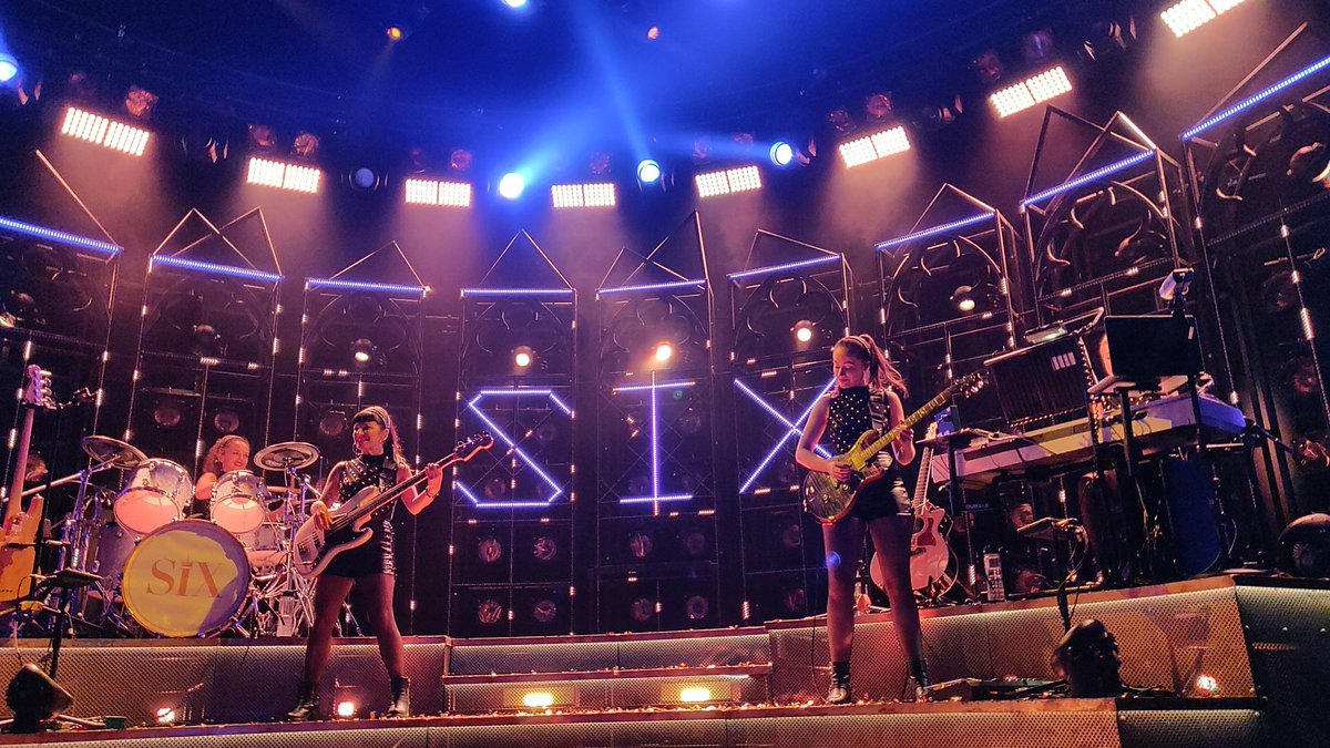  SIX • premiered in 2017  @edfringe• 2018 off west end run and uk tour• west end run began in 2019• currently touring• broadway!an important piece that has educated and empowered so many young women