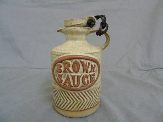 Tremar Pottery, were to be fair a classy act. For god's sake, even their Brown Sauce bottle, looks as though it was contains a potent salve brought from distant foreign lands by traders with gold in their ears. IT HAS A LEATHER THONG!!!
