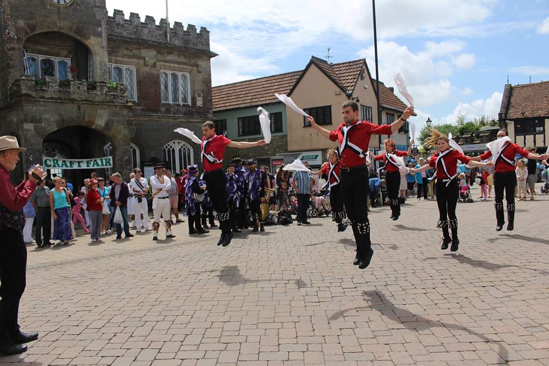 5 years ago was our debut dance out.

Wonder when our next dance out will be. 

#MorrisDancing