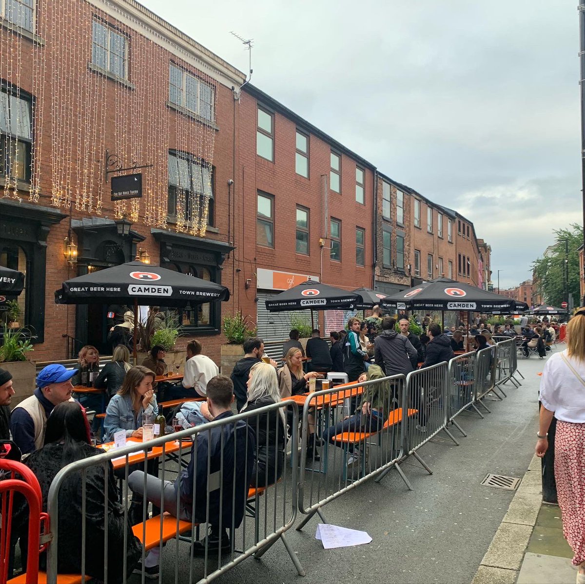 ByronADEvans's tweet photo. The new normal Saturday night in the NQ. Not as much carnage as expected but the weather played its part. This is Manchester after all! #northernquarter #thomasstreet #stevensonsquare https://t.co/h0R41CPB6n