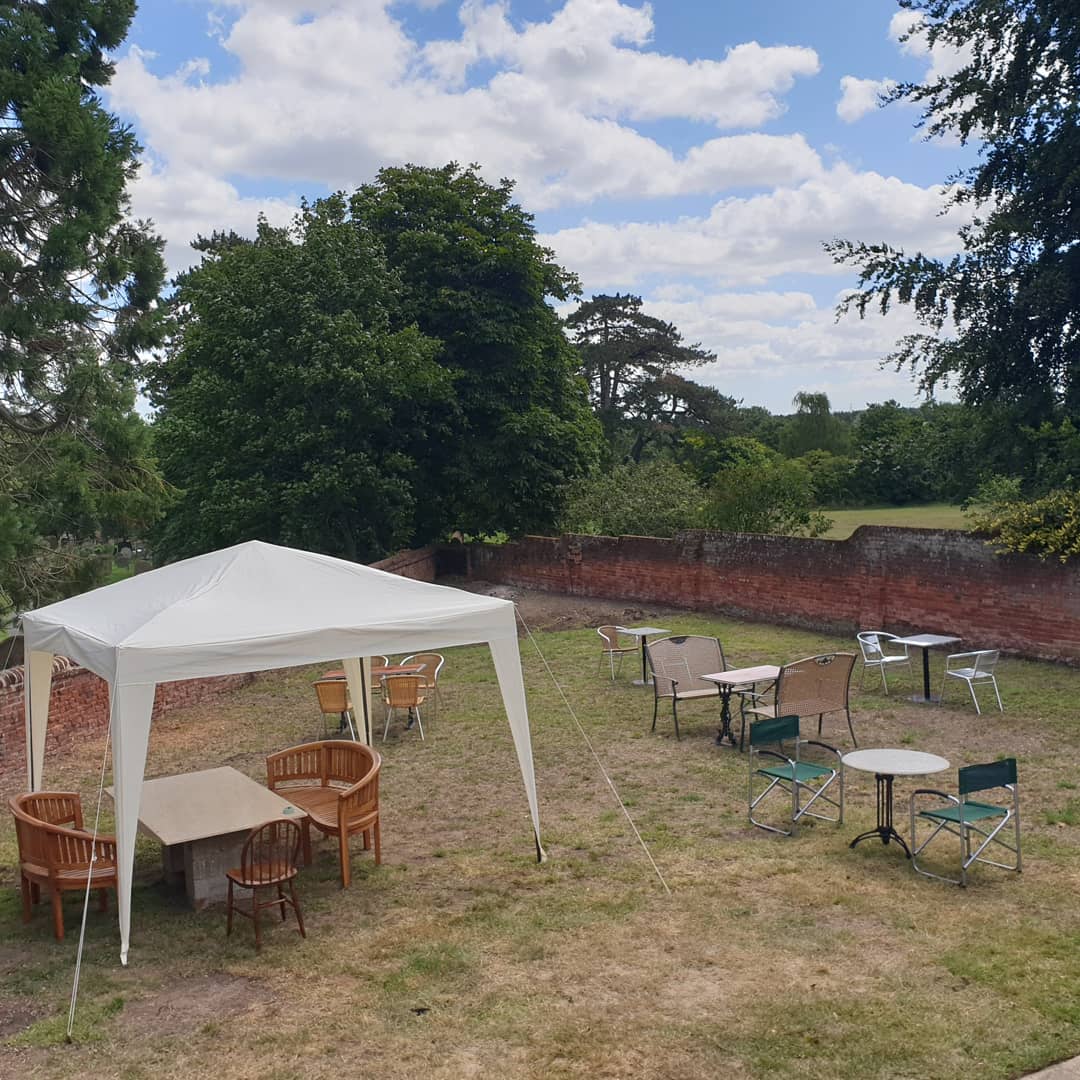 LoddonTerrace's tweet photo. We have now opened our large rear garden seating 20 plus  , together with our two terraces  seating 30 plus. Inside seating complying with social distancing is available . Look forward to seeing you for breakfast, lunch and dinner or just stop for a coffee and homemade cakes ! https://t.co/ehtny2kKAq