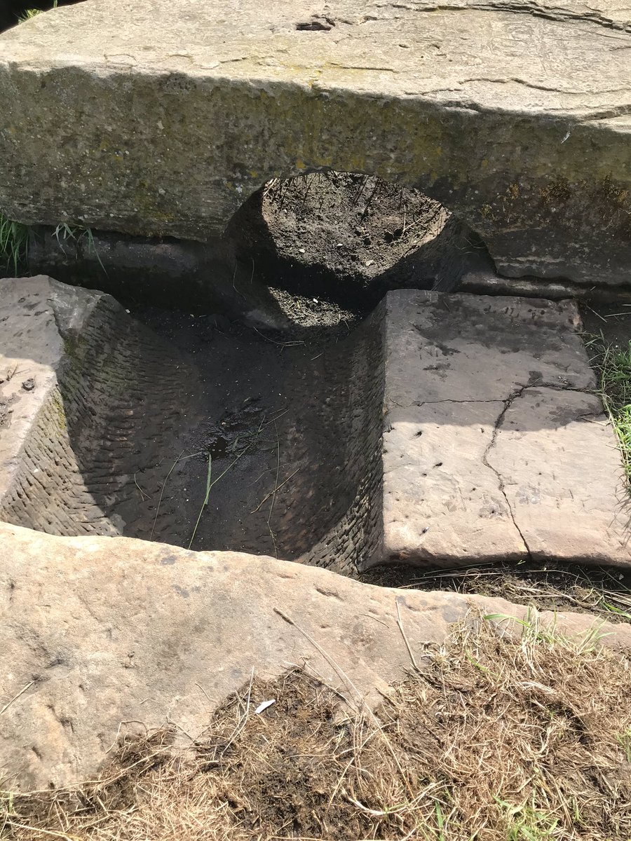 Old skool #stonework ⚒