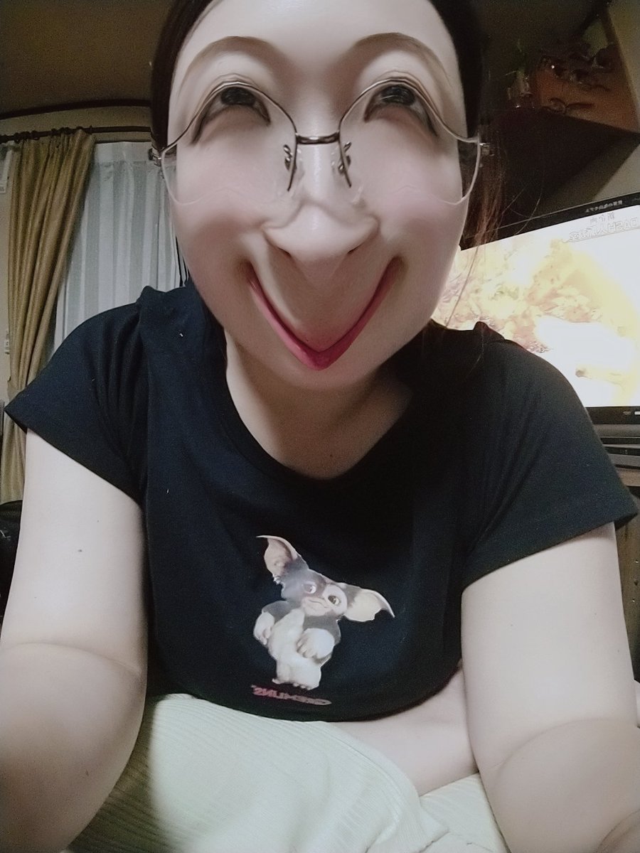 ななせ ちえる 真顔でも口角上がるこのフィルタめっちゃいいやん お気に入りギズモちゃん可愛い ななせ ちえる 真顔でも口角上がるこのフィルタめっちゃいいやん お気に入りギズモちゃん可愛い