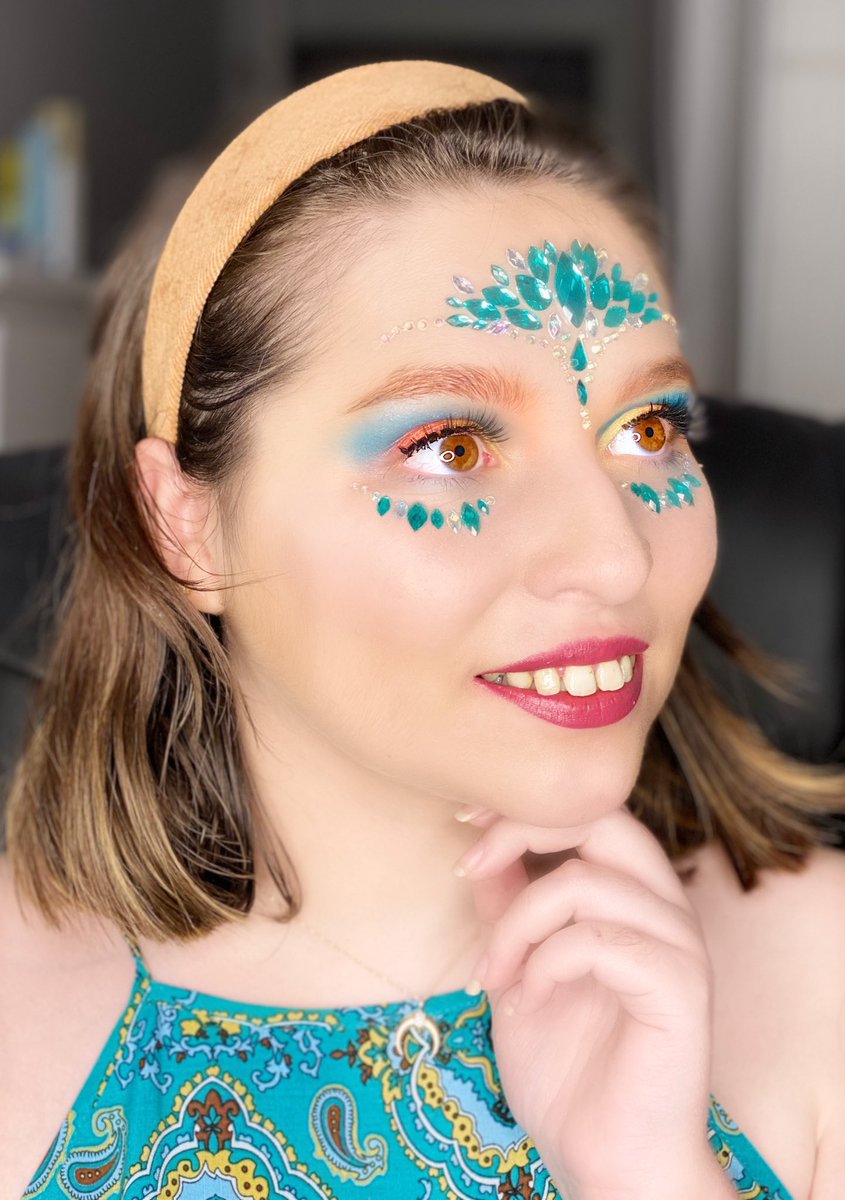 New look with the <a href="/MakeupRVLTN/">Makeup Revolution</a> XXtravaganza 💙💙