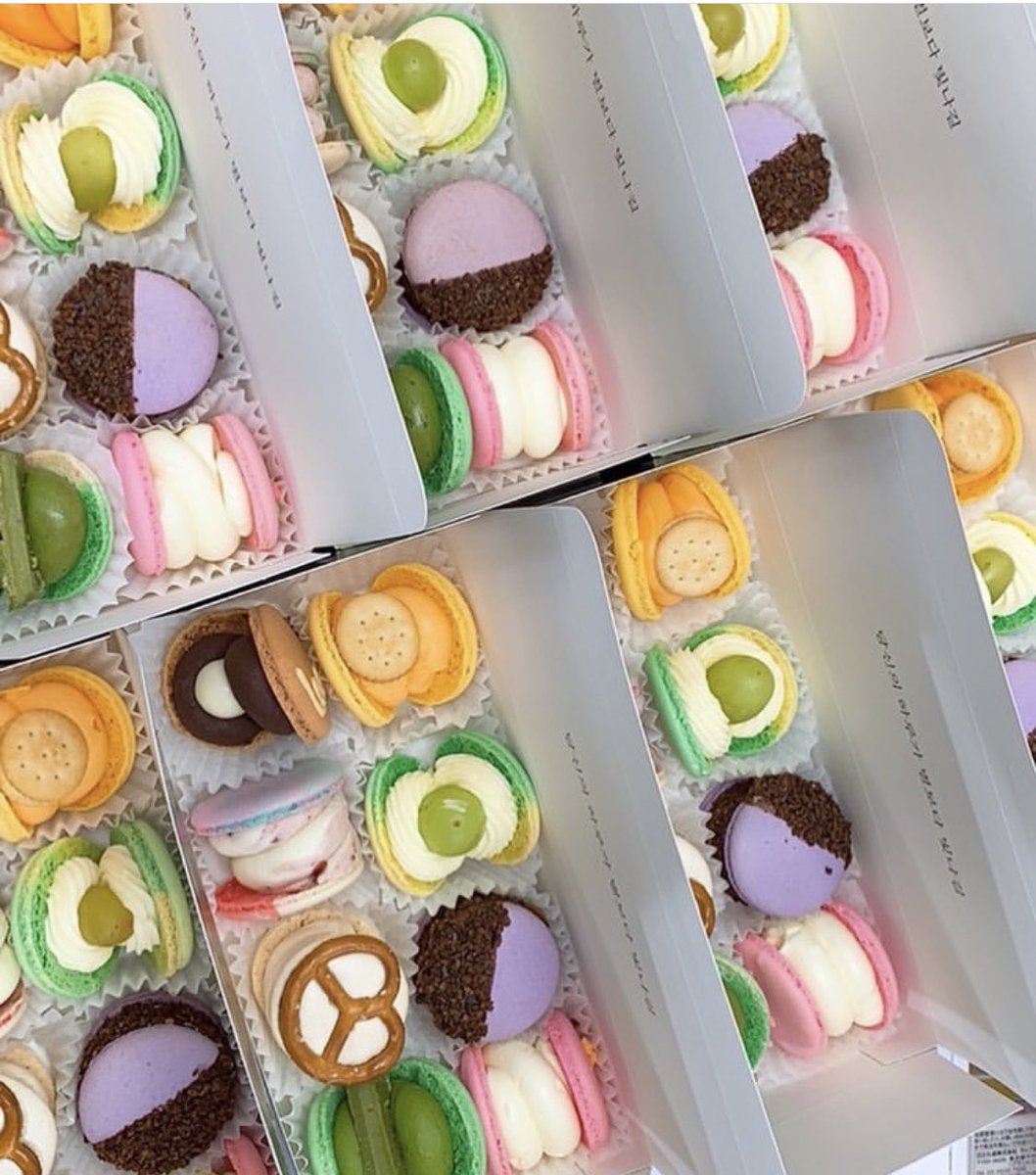 hello_k_star's tweet image. 後、2週間くらいで大阪コリアタウンにもここまでクオリティの高いマカロンカフェができます！！
マカロンも店内も格が違うカフェになると断言出来ます😘
皆さんのご来店お待ちしてますね🙂
もう少しだけ待ってくださいー
RTで1名様に1000円クーポンDMで送りますね🥰🥰