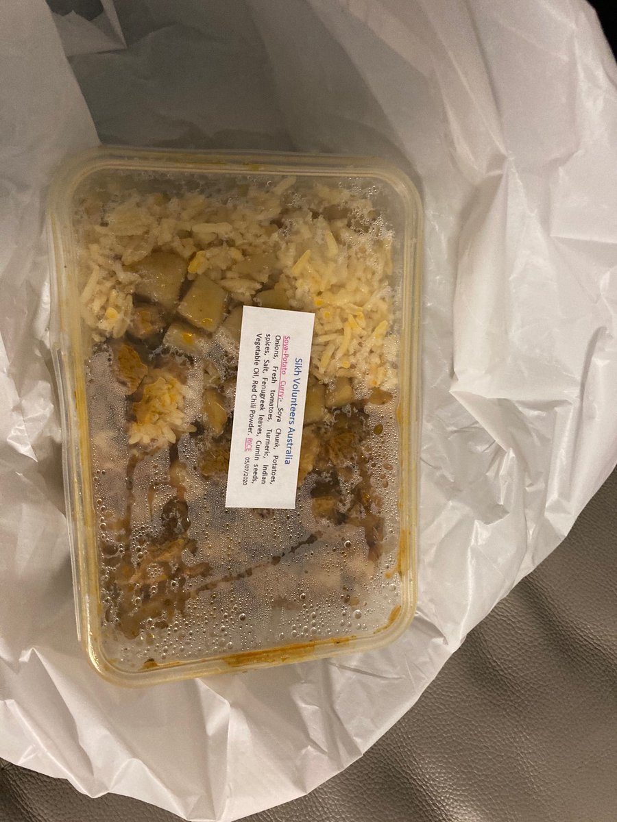 andivivienneyu's tweet photo. (1/2) Stuff I have learned tonight from ‘hard’ lockdown at public housing tower 120 Racecourse Rd, Flemington:
- No grocery deliveries but Sikh volunteers were able to drive right in and hand out hot meals. Residents were allowed out of the building to take meals. https://t.co/vUeFrzgf7O