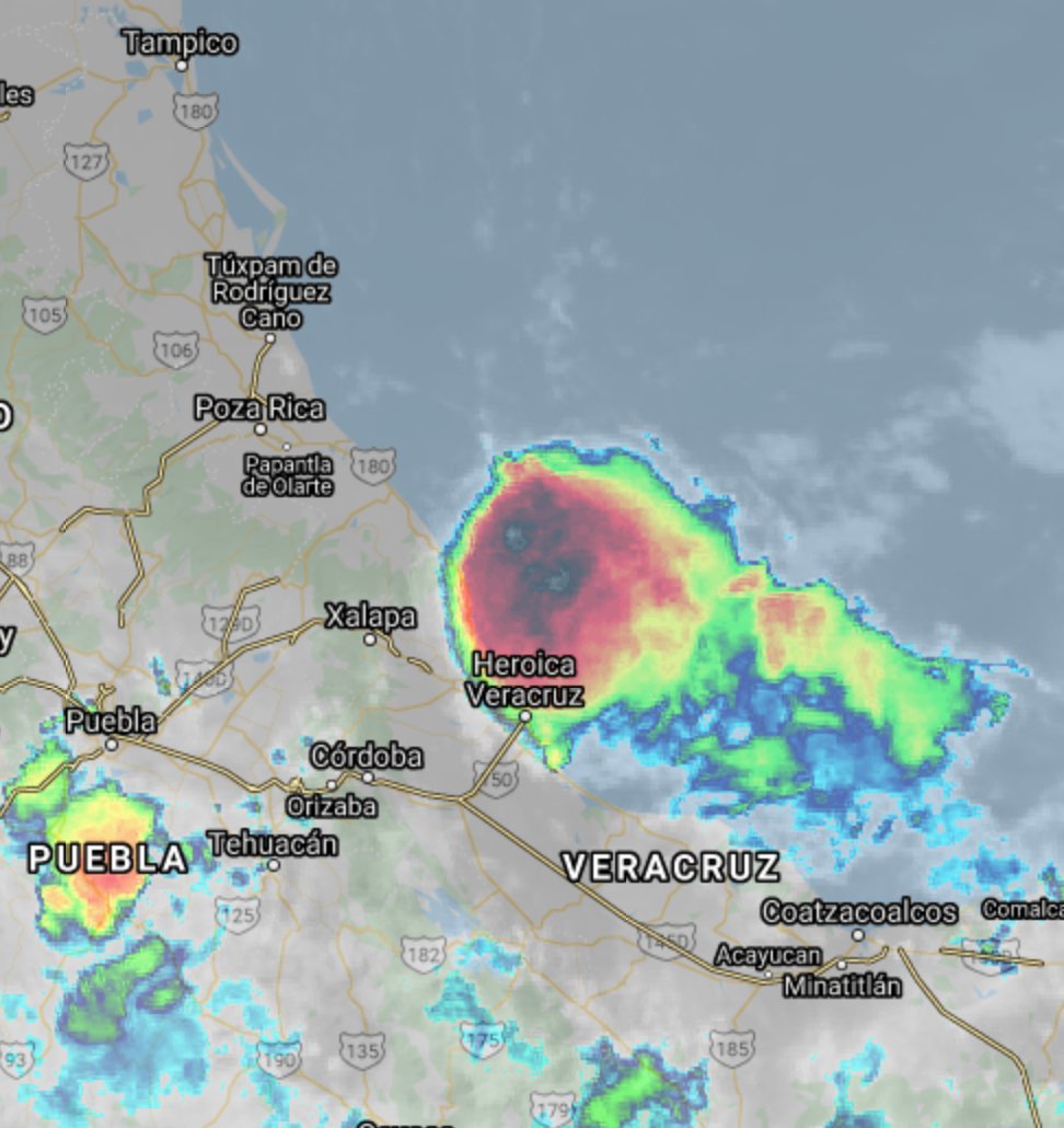 Notimexpr's tweet image. spcver: 6 am. Buenos dias, #Veracruz amanece con cielo parcialmente nublado, con áreas de tormenta frente y sobre las costas desde Nautla hasta Antón Lizardo, la nubosidad se mueve al noroeste-oeste, el resto del estado menor actividad de nublados. #spcv…