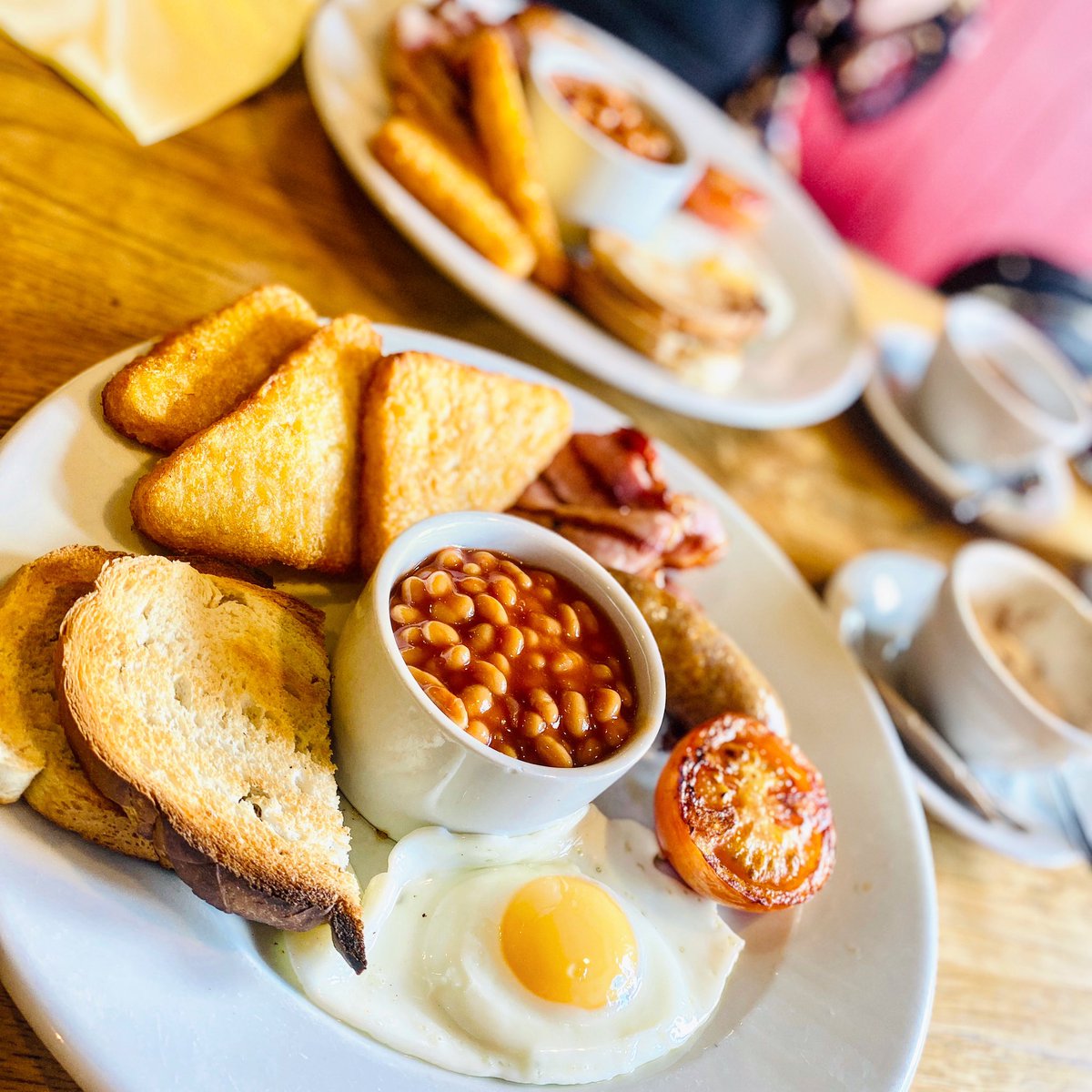 RickNotley's tweet photo. Shout out to the @SugarBeatEH not only for a fab breakfast, first since before lockdown, applaud them on the setup and changes they’ve made so can have people back at safe distances. Lots of time, effort and prep. Cheers Stevie &amp; team. Sunday lunch next one on the cards 👏👏 https://t.co/qWFkbRBjkJ