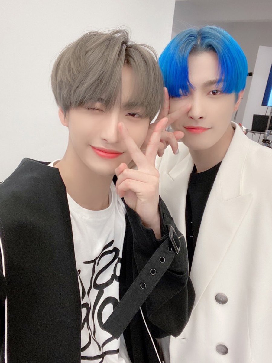 ATEEZofficial's tweet photo. [#성화] 오랜만에 맏즈~~💙💙
#ATEEZ #에이티즈 https://t.co/NpkhbM0NCX
