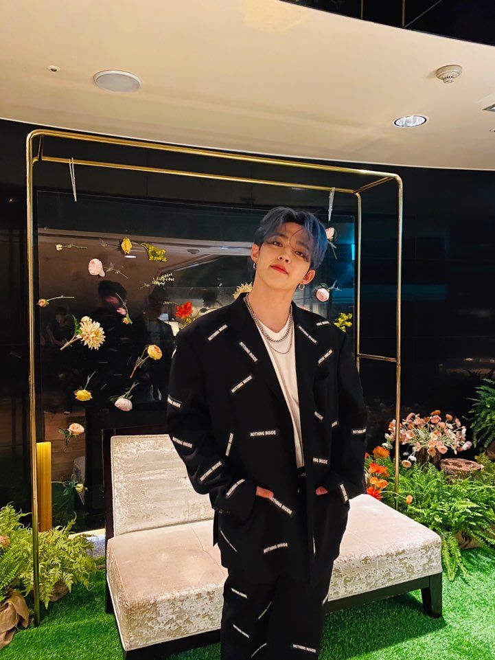 OT6713's tweet photo. #Henggarae era will always be a memorable one as this is your comeback after a long hiatus. I'm glad seeing you so happy and in your element. I'm glad seeing that shine in your eyes again.
Brighter days are here to stay, my love. I'm so proud of you, cheol @pledis_17 #To_SCOUPS https://t.co/AF0xADjK2k