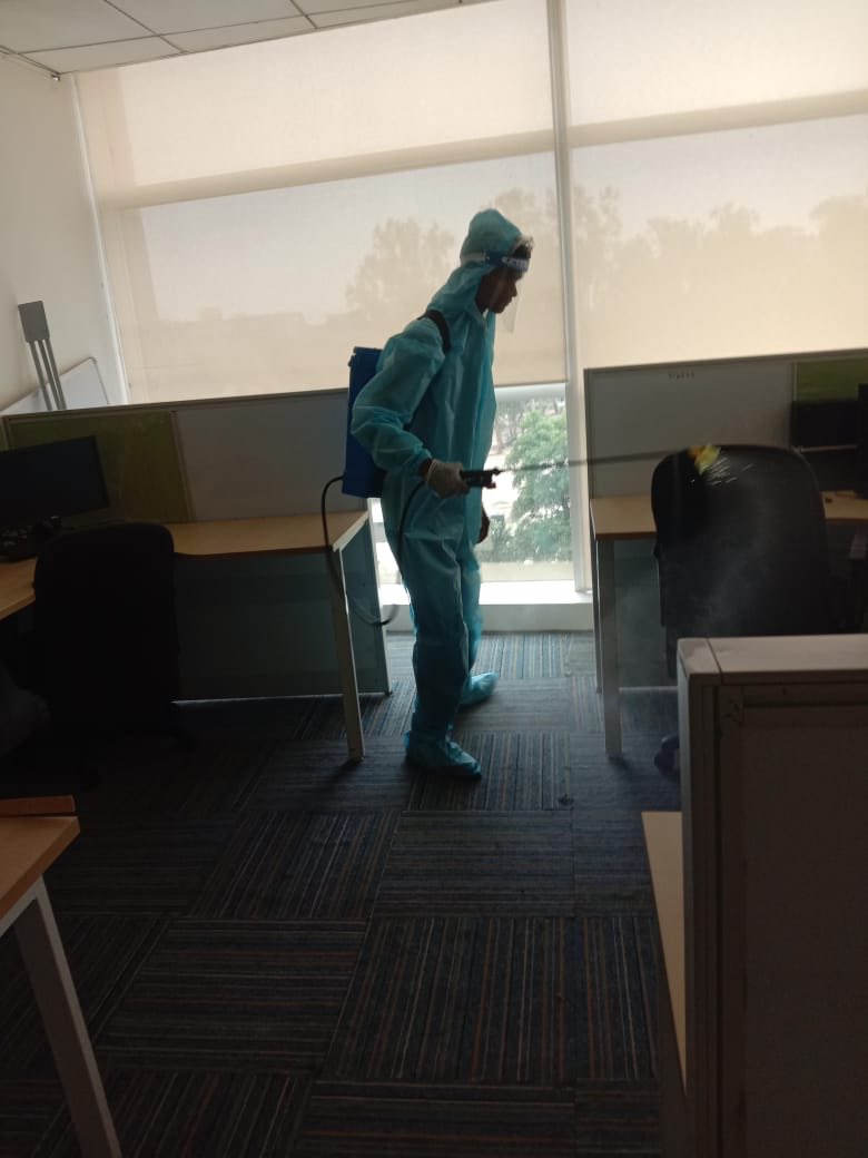 dilraj2904's tweet photo. These #superheroes @tech_mahindra ensure the offices we’re missing so much are sanitised daily, so they’re absolutely safe for us whenever we go back! #thankyou
#safetyfirst #LovetobeTechM
@anandmahindra @C_P_Gurnani @Harsh_Soin https://t.co/75CszluKaS