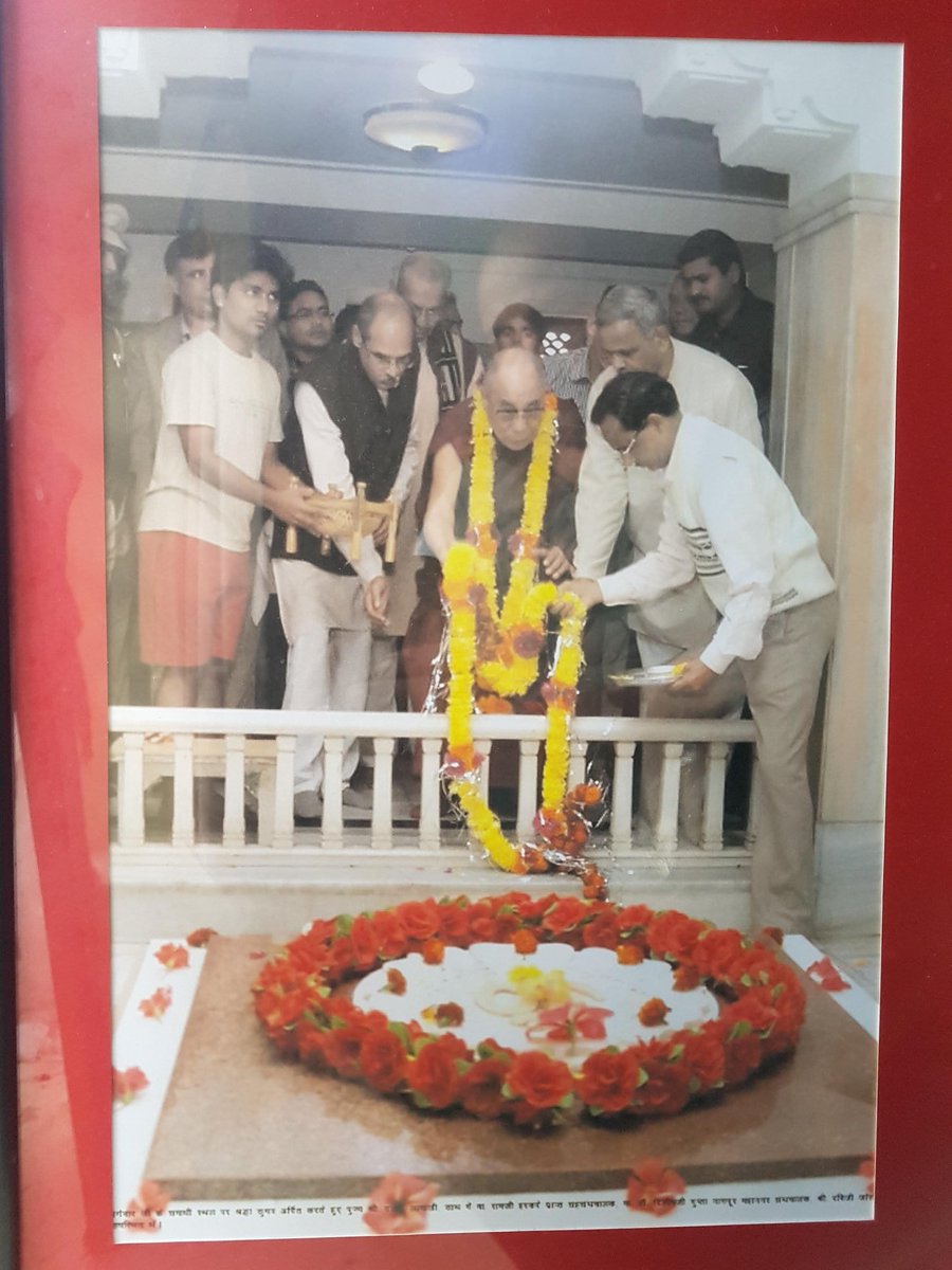 parmeet1925's tweet photo. पूज्य @DalaiLama जी को जन्मदिवस की हार्दिक शुभकामनाएँ। आपका आध्यात्मिक नेतृत्व लोगों को ऐसे ही मिलता रहे🙏🙏 

चित्र:-  रेशम बाग, नागपूर @RSSorg 
@ladags @nontsay @Ladakhochre @dorje1974 @LadakhSC @BuddhistLadakh @MPLadakh @lg_ladakh https://t.co/47sUQzTr20