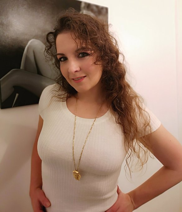 Bon dimanche 😝 Retrouvez-moi sur mon site 🥰 https://t.co/MDA3vIHZF9