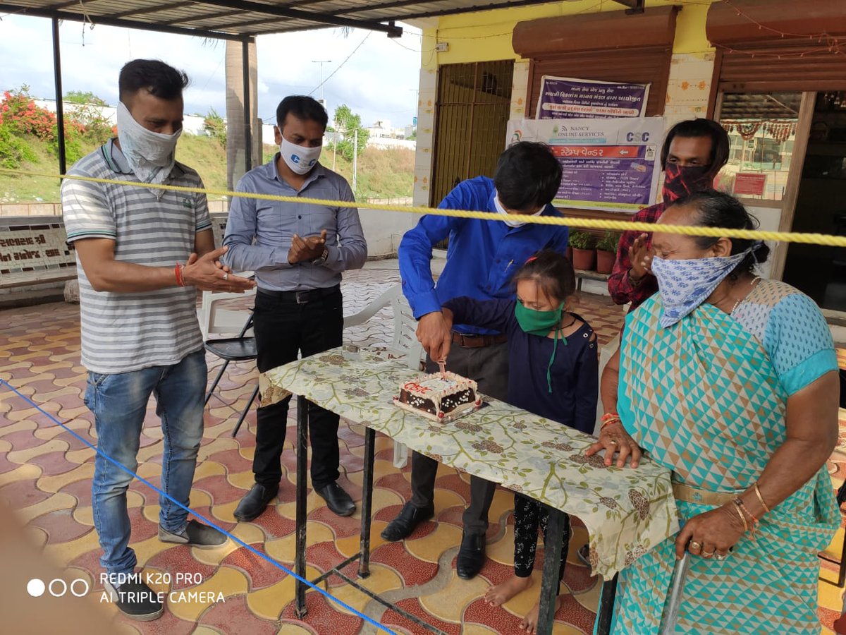 CSC Gujarat Diwas Celebrate With Orphans at Gayatri Vikalang Manav Mandal Vadodara.

Special Thanks to CSC VLE Kanhaiya Parmar &amp; Jayesh Machhi.

#cscgujaratdiwas 

<a href="/CSCGujarat/">CSC Gujarat</a> 
<a href="/dintya15/">dinesh tyagi Retd IAS</a> 
<a href="/rsprasad/">Ravi Shankar Prasad</a>