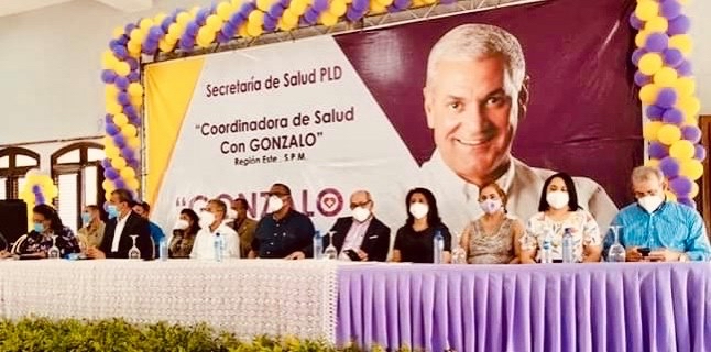 saluddelpld's tweet photo. Danilo Medina, Gonzalo y Margarita próximos mandatarios de la RD, el liderazgo de la SSPD, encabezado por Enriquillo Matos, con un PLD y Aliados unidos e integrados, somos la garantía de triunfo en primera vuelta este 5 de julio. A trabajar! https://t.co/bVCRXItZUT