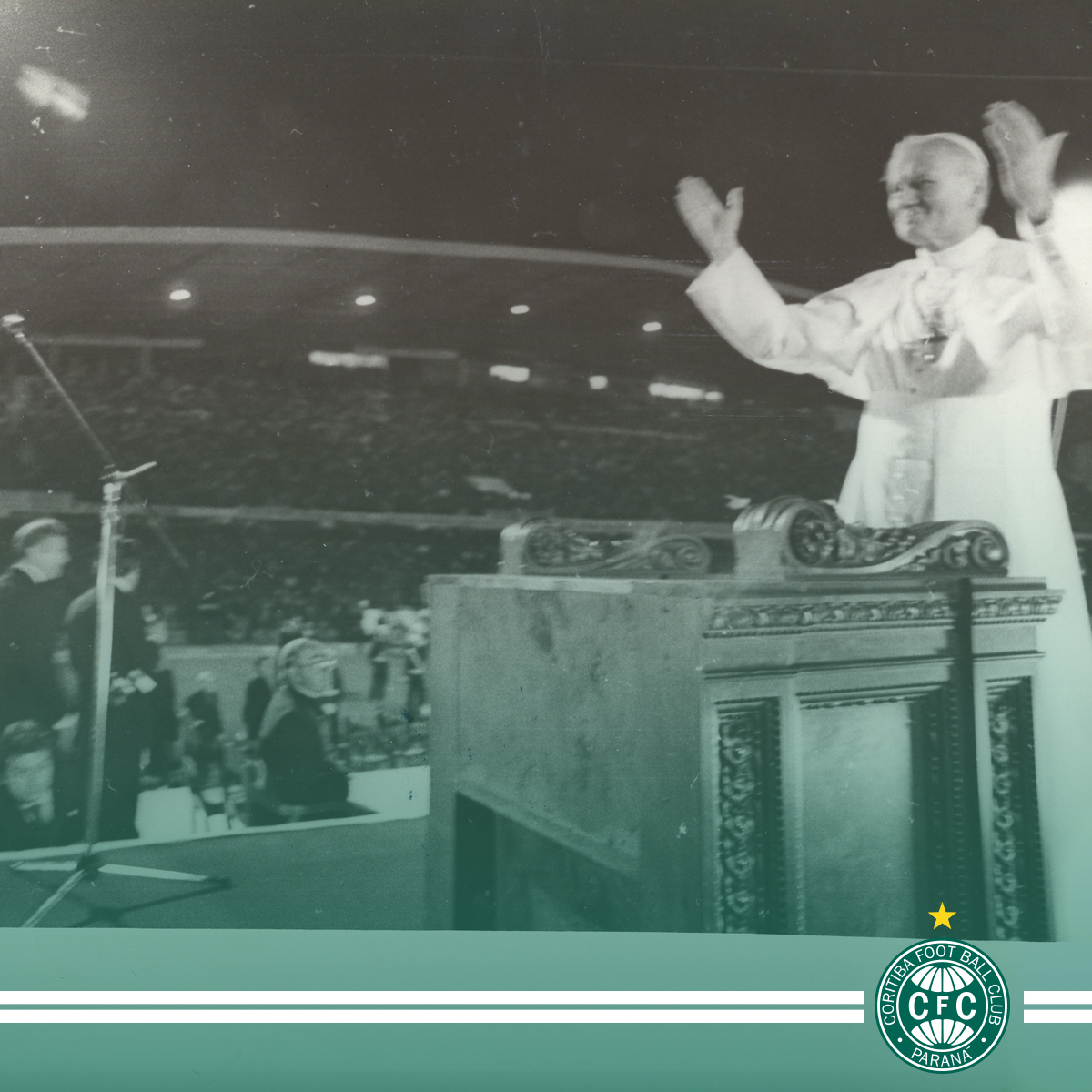 Coritiba's tweet photo. 🏟 💚 Há 40 anos, o estádio Couto Pereira  recebia a visita do então Papa João Paulo II. #OrgulhoDoPovo 🇳🇬 https://t.co/ot3fNEhCC7