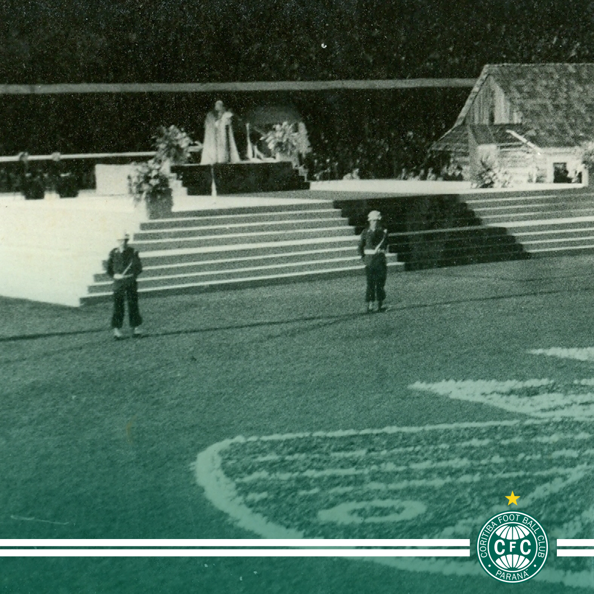 Coritiba's tweet photo. 🏟 💚 Há 40 anos, o estádio Couto Pereira  recebia a visita do então Papa João Paulo II. #OrgulhoDoPovo 🇳🇬 https://t.co/ot3fNEhCC7