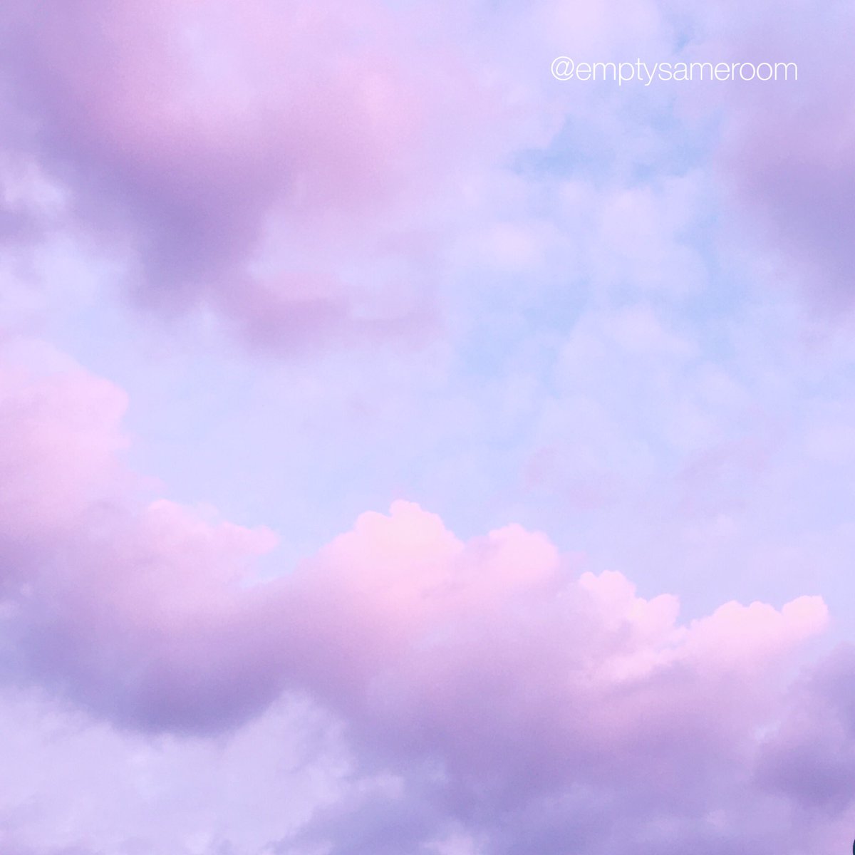 emptysame1's tweet photo. สวัสดีตอนเย็นนะ 🌥 https://t.co/pNIvesDlIw