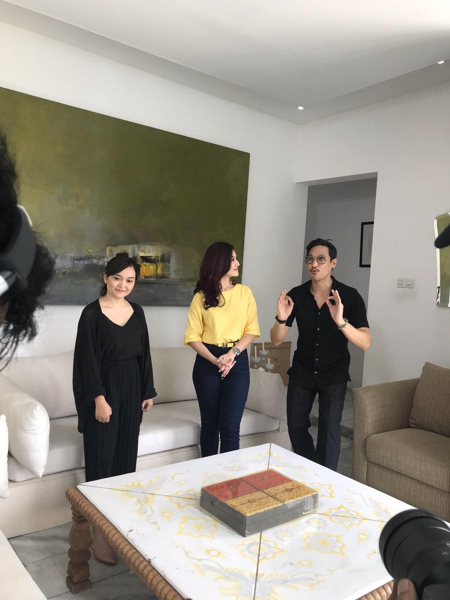 JVLEHA's tweet image. Menjadi co-host acara rumah-rumahan di Trans TV bersama Asty Ananta dan Phillip Jusuf