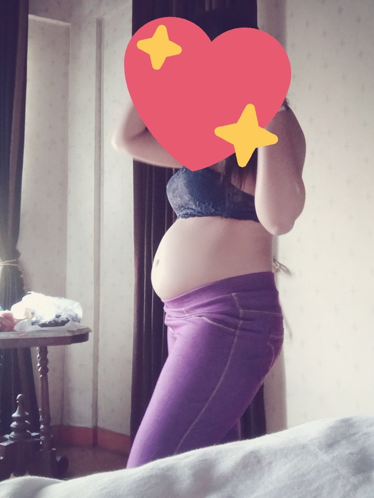 Adellia111's tweet photo. 🌸 Malam #Mojokerto 
Hari ini Q di #mojokertobirahi
Ready sekarang ya
Kepoin Rr Q 
Yg lagi pingin sm #bumilseksi
#bumilbo #bumilvcs #includeroom #excluderoom 
#bomojokerto
#expomojokerto 
#wpmojokerto 
#availmojokerto
#bisyarmojokerto
#lendirmojokerto
#RealAngels
#mojokertobo https://t.co/WIEbQgUKqD