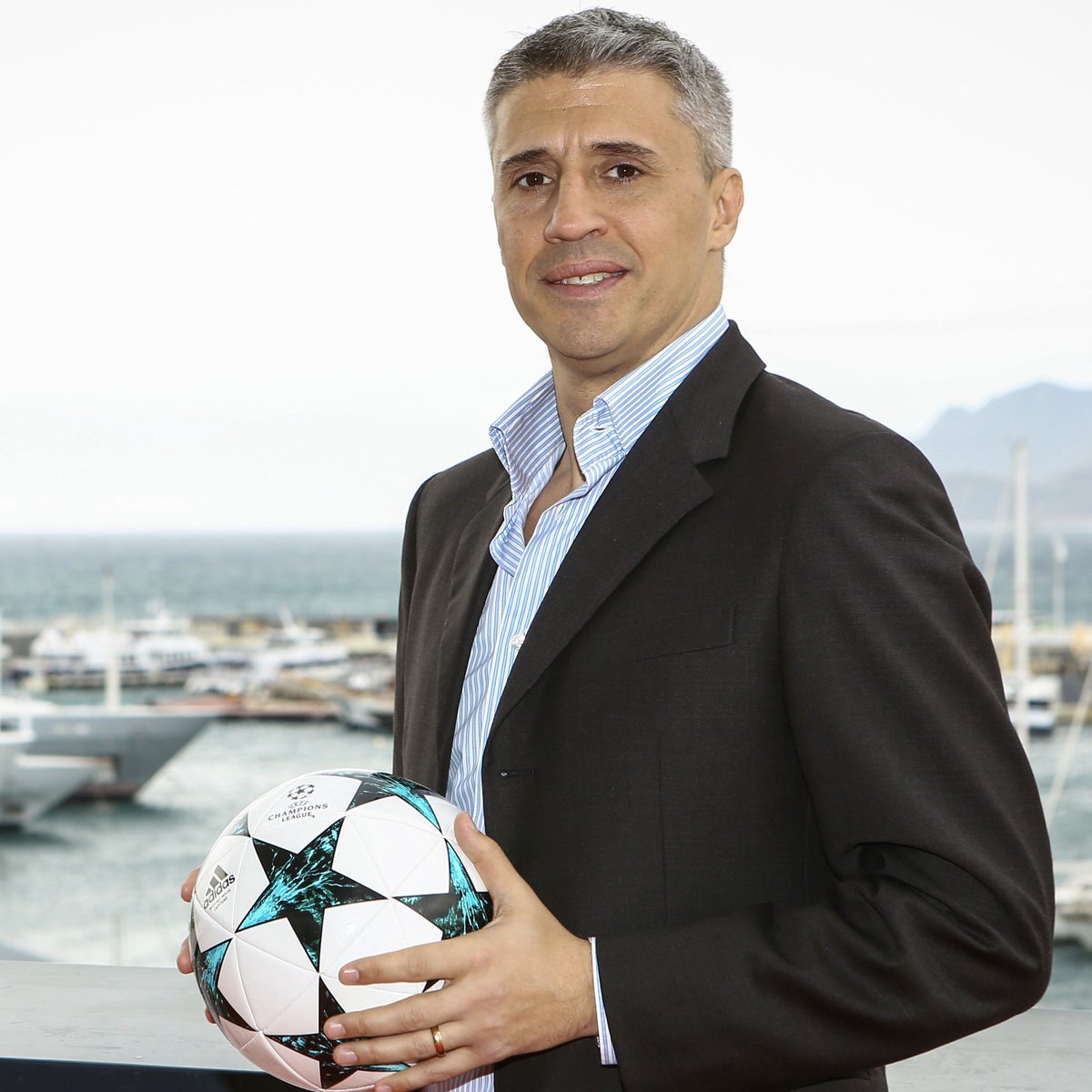 starsonfield's tweet photo. Feliz cumpleaรฑos Hernรกn, un abrazo lejano de nuestro equipo ๐ฅณโฝ
.
@Crespo
#HappyBirthday
.
#starsonfield #sof #5luglio #crespo #auguri #birthday #sport #calcio #football #soccer #argentina #italia #seriea #premierleague #riverplate #parma #lazio #inter #chelsea #milan #genoa https://t.co/rZsft8iYhf