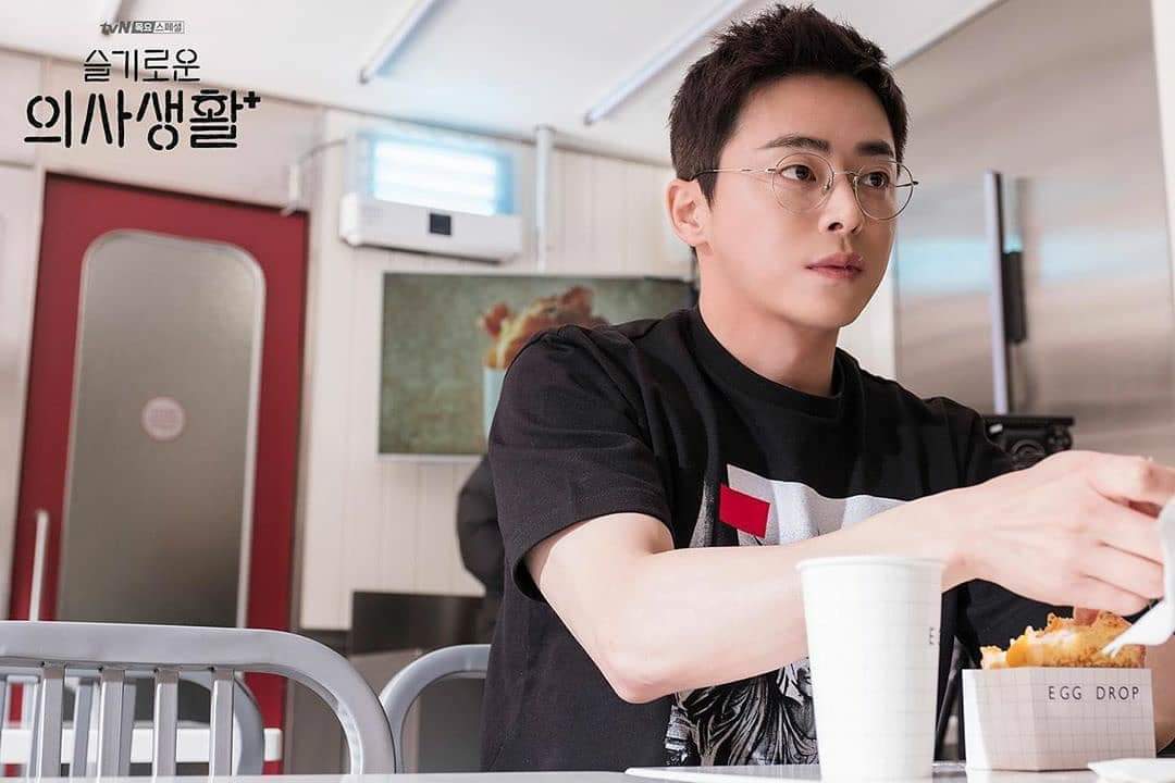 Ep. 4 - Black printed shirt and gray pants, old school dark blue sweatshirt, canary yellow shirt and blue denim pants Band perf: Canon