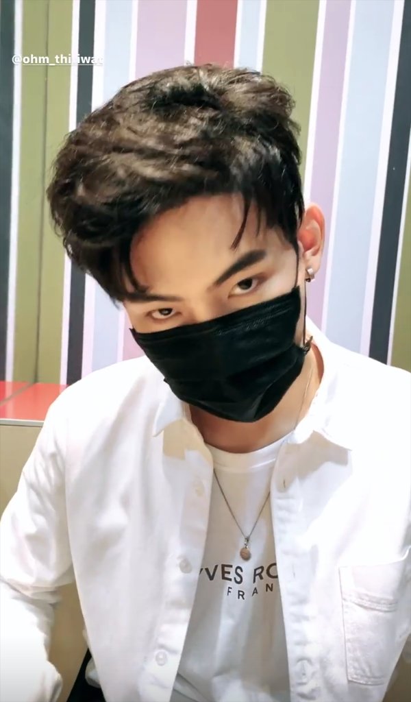 jaem_in0813's tweet photo. Sir Ohm Thitiwat, you are underarrest for stealing our heart❤ P'Fluke please collect your man😂🐣
Crdts: P'News❤
#OhmThitiwat #ohmairways https://t.co/1Z5KfdYxAX
