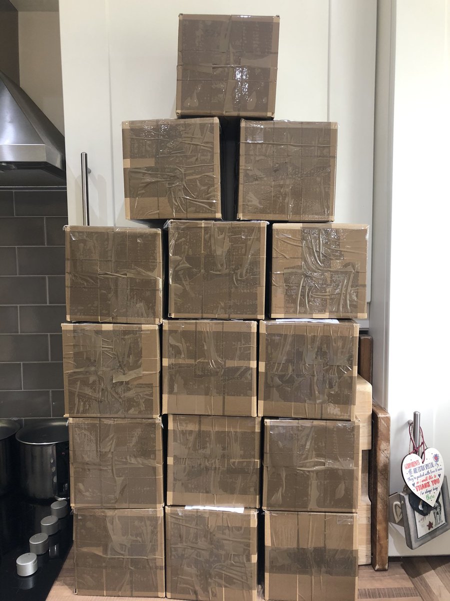 A busy morning of packaging up candle orders in this house from the website madebymarccandleco.co.uk 
#handpoured #soywax #shoplocal