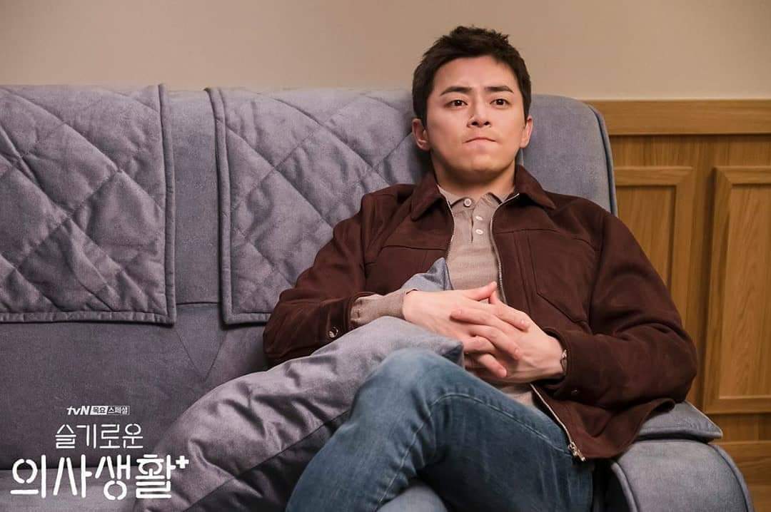 Ep. 1 - Darthvader helmet, gray sweatshirt and black sweatpants, black sweater and denim pants, scrub suit with headcap over darthvader helmet , brown jacket over light brown polo shirtBand perf: Lonely night