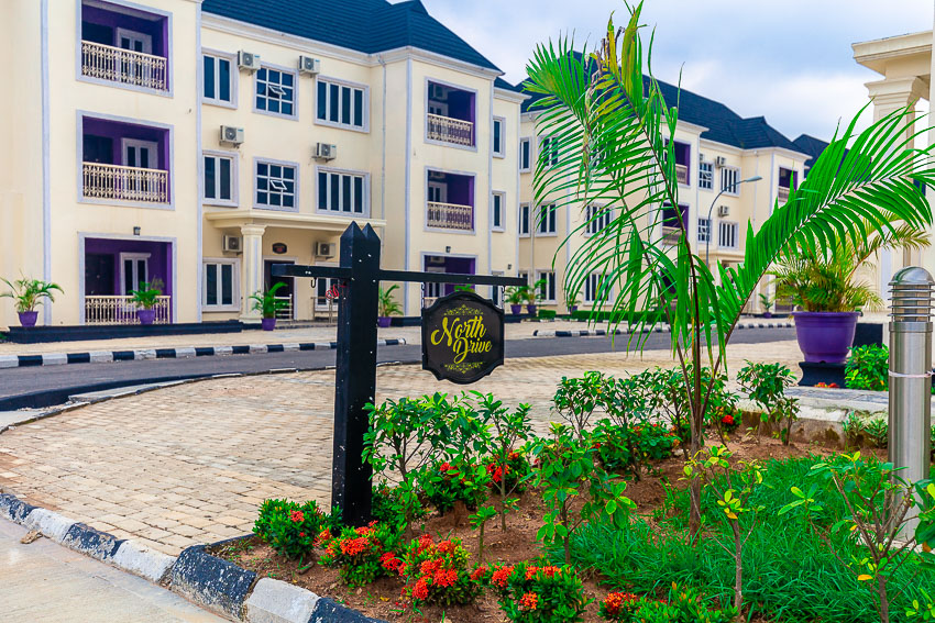 nitestay's tweet photo. {Deal} 75% off on all room and apartment types at Royal Spring Palm Hotel &amp; Apartments, Owerri with rates as low as N8,000 per night.

To book visit: https://t.co/nnhfGpmyXp 

Or Call: 0813-156-1560

#NitestayDeals 
#Hotelsdeals
#Reservation https://t.co/xN2Ve6Z7NA