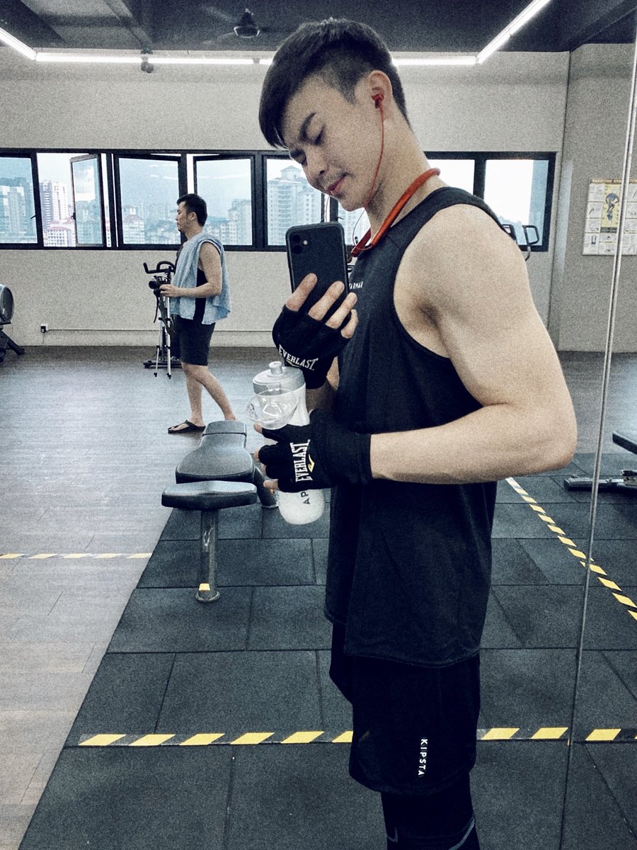 Nattachai_JJ's tweet photo. Splash on me 💦 https://t.co/73WgirjiwN