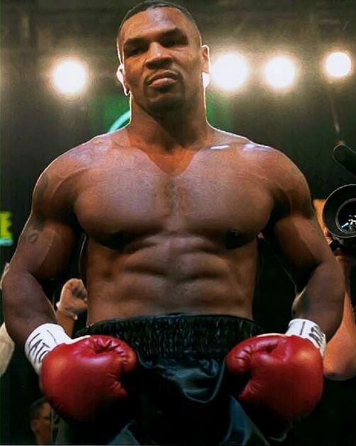 b_too_wavy's tweet photo. Y'all got 2 options:

1) take your ex back
Or
2) Take a clean hit from this guy https://t.co/f0bzab9Flc