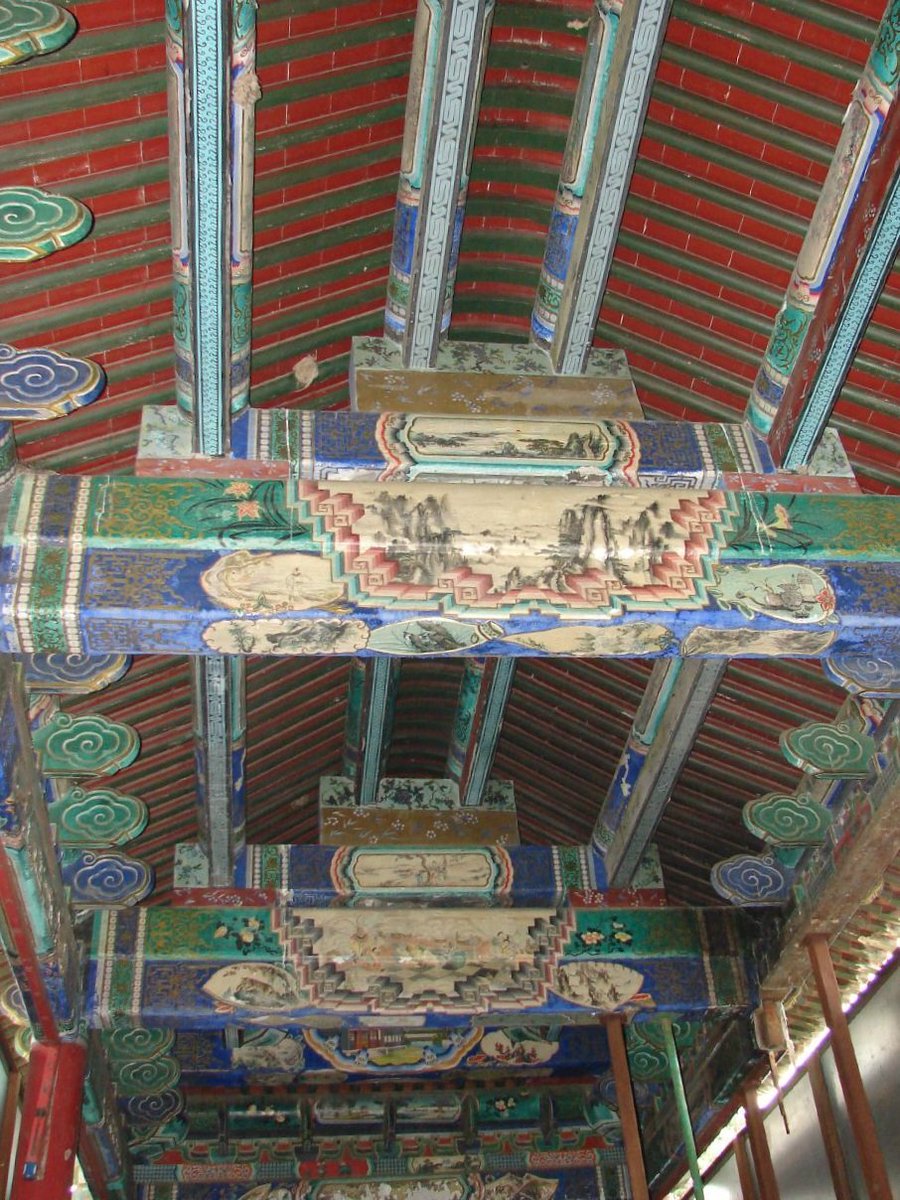 Picture Thread (1/6)The  #Liverpool International Garden Festival re-opened in 2012 as the Liverpool  #Festival  #Gardens. Before 2012, I visited it on two occasions to experience it in its  #abandoned state. It was eerie Look