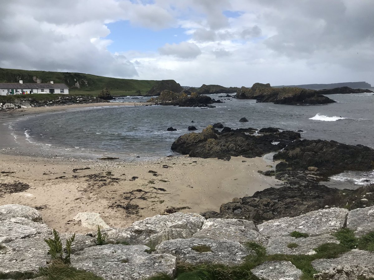 therealpaulac's tweet photo. mussenden temple and ballintoy harbour which is the iron islands for any #GoT fans #staycation #holidayingathome https://t.co/vpkuXBrbbo