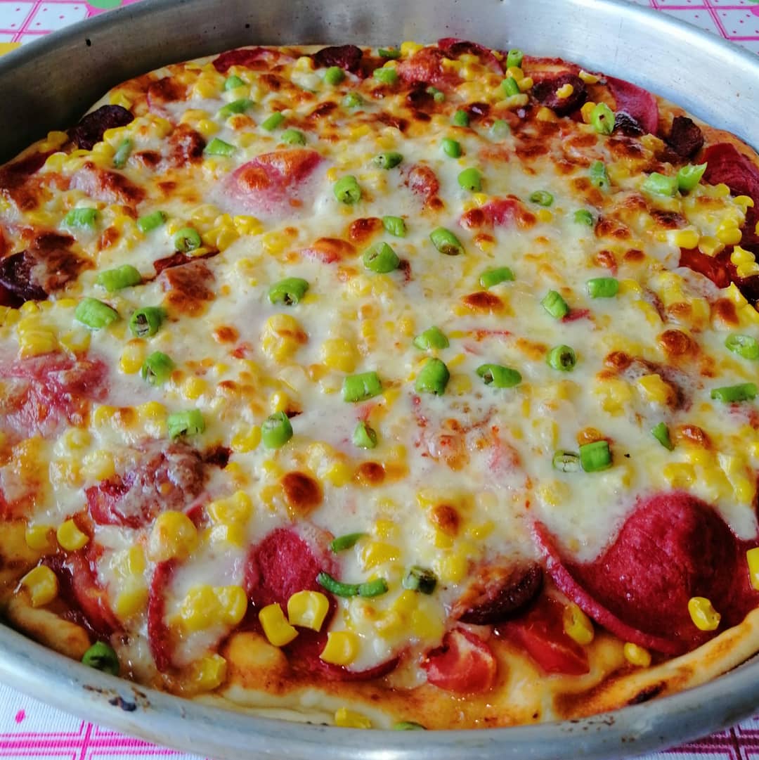 FTarifleri's tweet photo. 🍕PİZZA 🍕
Çok Güzel Gözüküyor Değil mi?😍
Tarifi için:
 FEVKALADE YEMEK TARİFLERİ
https://t.co/CPGsHVeAPg
Hepimize afiyet olsun 🤗😊
#Pizza #FTarifleri #FEVKALADEYEMEKTARİFLERİ #Nefis #Enfes #Leziz #Chef #İstanbul https://t.co/3iYtJGm362