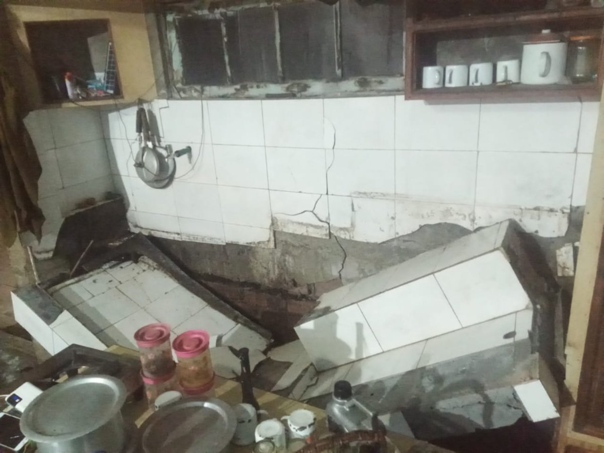 mizozeitgeist's tweet photo. The damaged caused by today's 4.6 magnitude earthquake at #Samthang village. Samthang is 76 kms from the dist Hqtrs Champhai & 213 kms from the State capital Aizawl.
Today's earthquake in #Mizoram's #Champhai district, is the seventh quake to hit the state in less than 3 weeks. https://t.co/2BvLmBY7Jp
