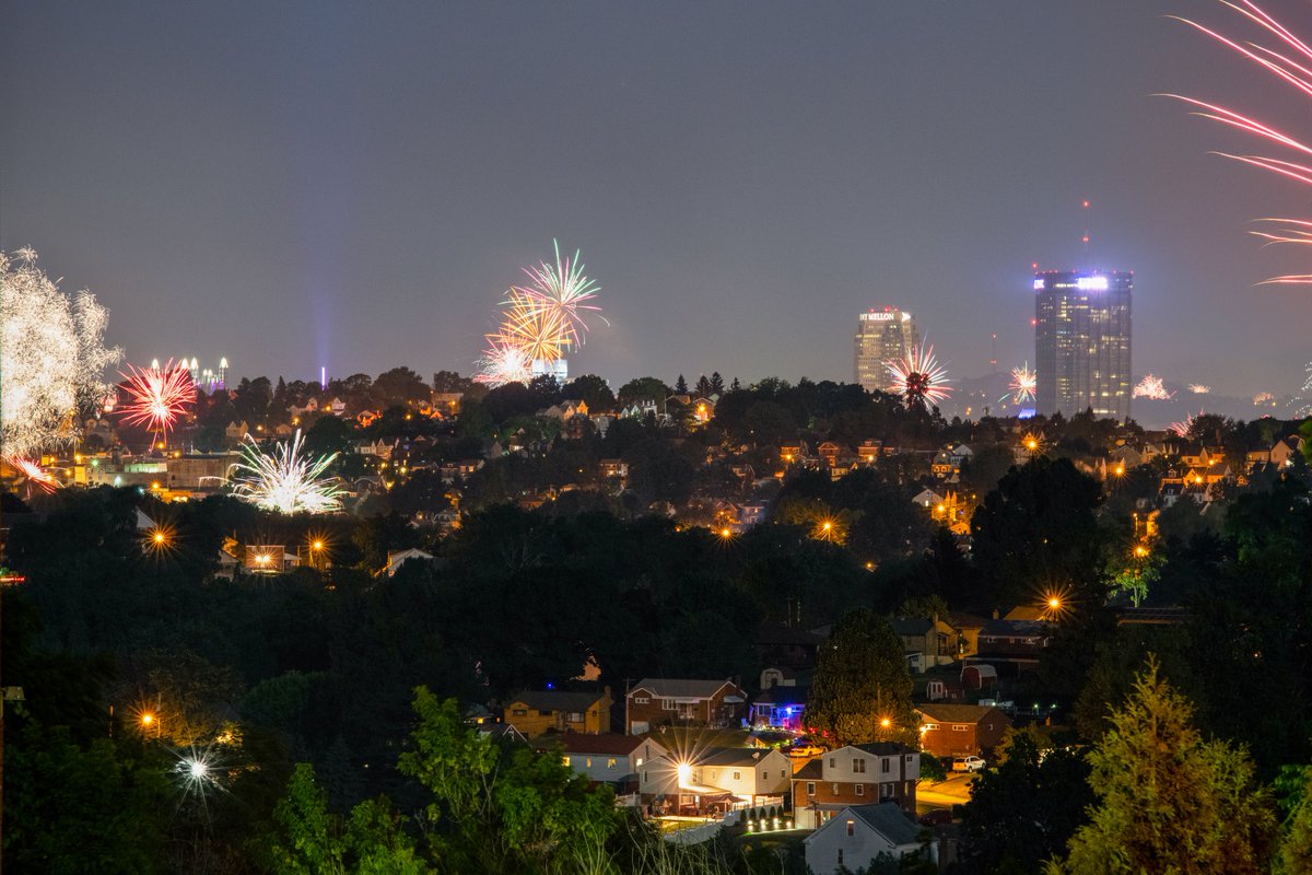 jake_mysliwczyk's tweet photo. A composite of about 20 images from last night's fireworks around the suburbs of #Pittsburgh. It was pretty crazy to look out and see hundreds of fireworks along the horizon. https://t.co/0O4revndy6