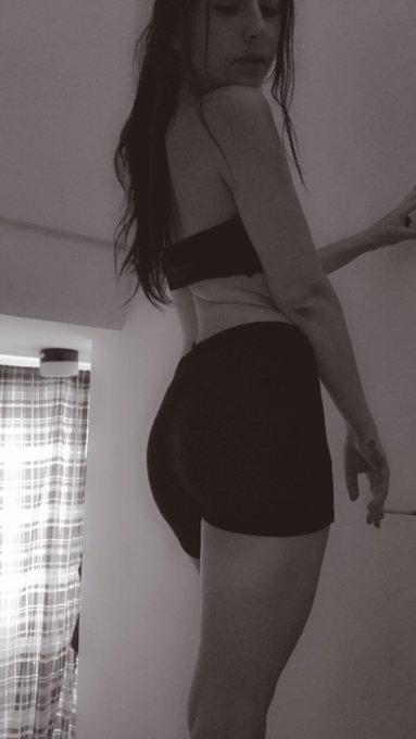 Retweet like and follow to receive a free 7day trial to my onlyfans🤫😏 #FreeTrial #sellingcontent #buyingandselling<a href="/tag/freetrial"class="tags"><span>#freetrial</span></a><a href="/tag/sellingcontent"class="tags"><span>#sellingcontent</span></a><a href="/tag/sellingpics"class="tags"><span>#sellingpics</span></a><a href="/tag/buyingonlyfans"class="tags"><span>#buyingonlyfans</span></a>