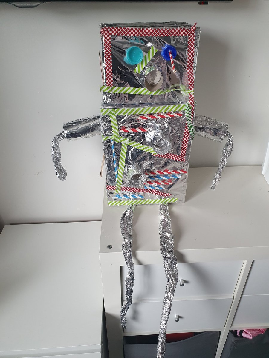 jens7712's tweet photo. Robot making today after watching cbeebies this morning @EviePickerill  @CBeebiesHQ https://t.co/zrb4kS8nfL