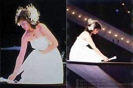 公式 コースケ えーと解説しますと 山口百恵の引退時マイクを置くシーンのパロディなんです 1980年のことなんで若い子は分からないと思いますがw T Co 53unzgmmyd Twitter