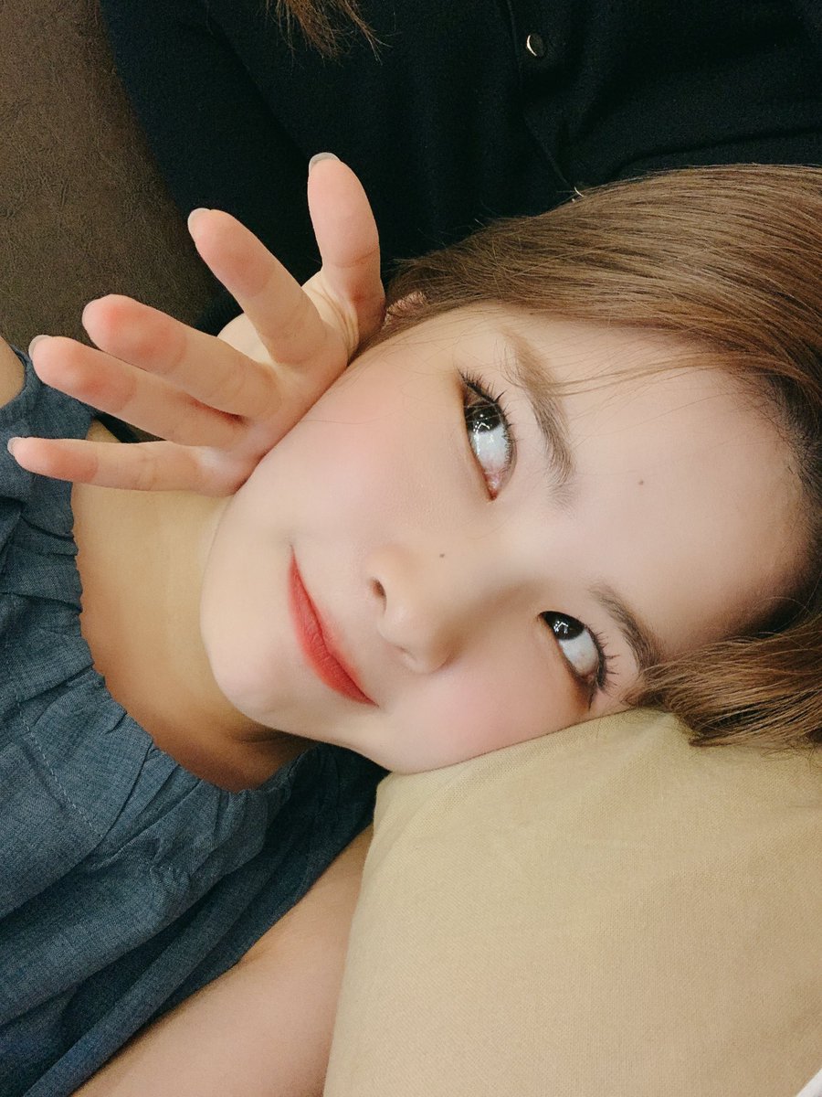 WekiMeki's tweet photo. 노효정 무릎이 편하고 좋구만 😆
#소고기먹으러간다>< #🦄 https://t.co/vqWsuVMJ9O