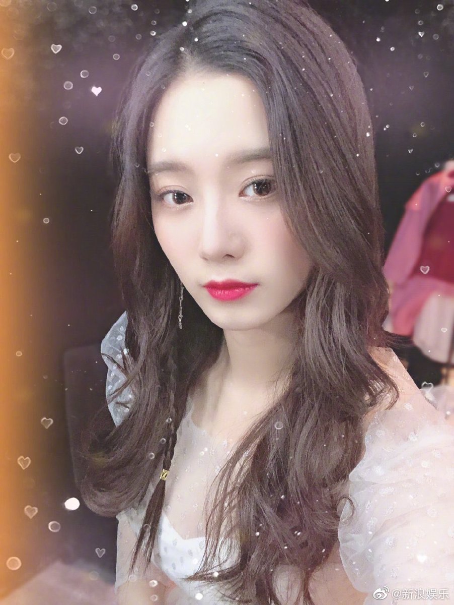dramapotatoe's tweet photo. [trending] #HuangZitao shares message to #XuYiyang - “When you chose L.TAO, you chose to believe your company and me, will never leave you. (...) Your flower path is just beginning. (...) Today I’m not your mentor, but your boss who’ll accompany you in your growth in future!” https://t.co/bcWG6n4yLu