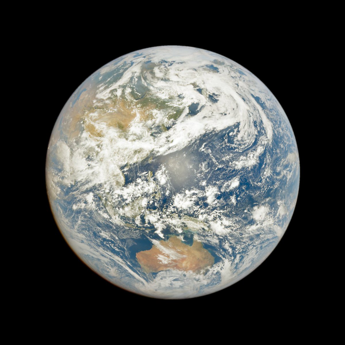 dscovr_epic's tweet photo. 02:52 on Saturday July 4th, over the Philippine Sea https://t.co/jYAfhoMA5L