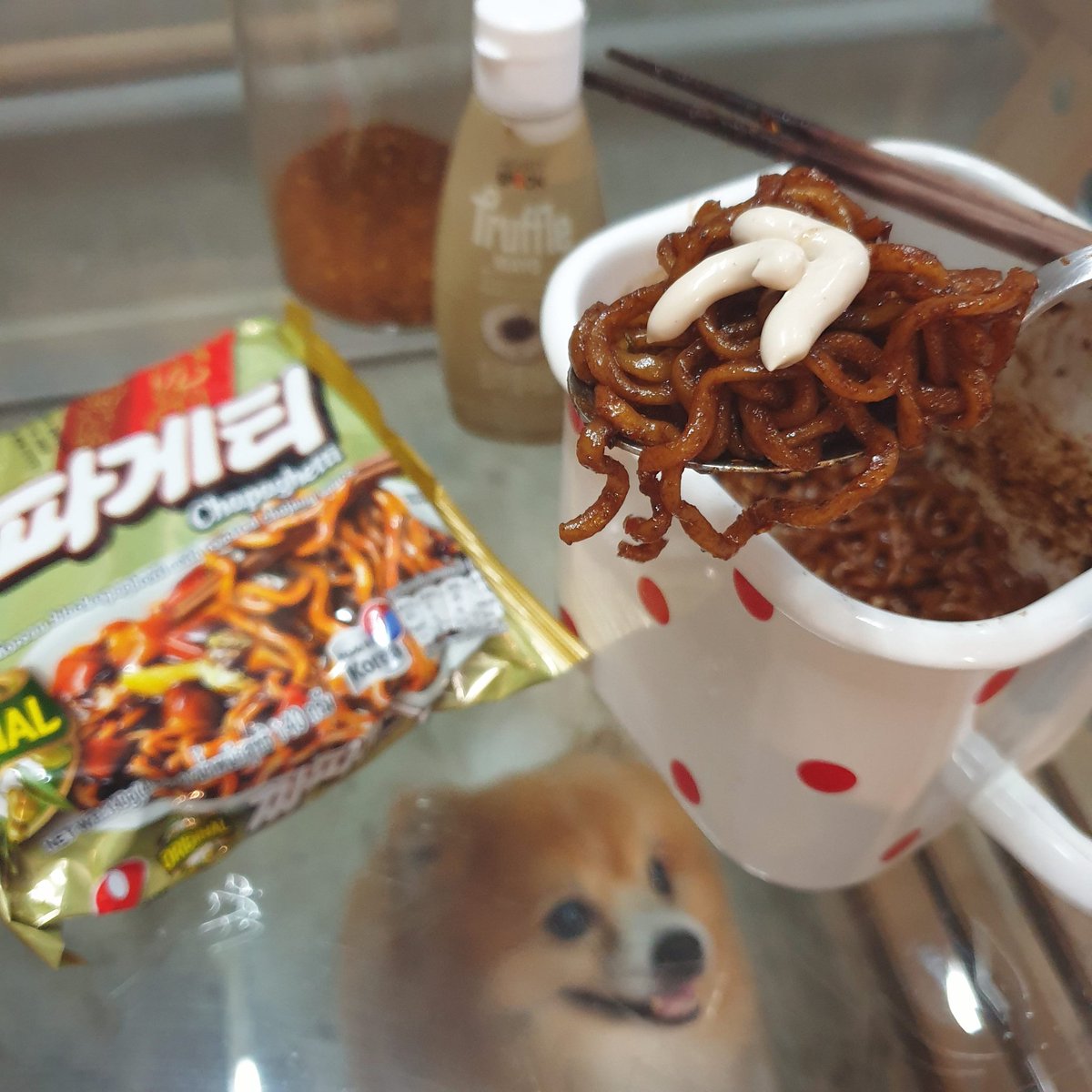 mayo_everything's tweet photo. อันนี้ดีย์ jjajangmyeonกึ่งสำเร็จ+ Truffle Mayo 10++/10 ดั่งแสงส่องสวรรค์เปิดมีนางฟ้านายฟ้าดึงเราจากลิมโบขึ้นสวรรค์ 555 รู้แหละว่าเคยลงแล้วแต่คราวนี้เปลี่ยนมาโยนี่อัพเวลขึ้นอีก ใจดิ่งมานี่ใจฟูเลย=)
#everythingmayo #mayo #mayonnaise #มาโย #มายอง #มายองเนส #ทีมมาโย https://t.co/K5RPuOvZCy