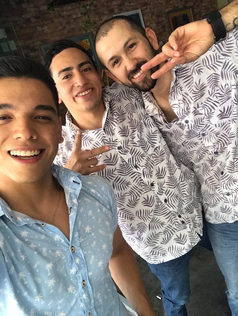 RenBerumen1's tweet photo. Otra más #quelehace los quiero culeros! #lahermanastra @Carloscsalazarr y #latoxica https://t.co/OQH4rgMIK5