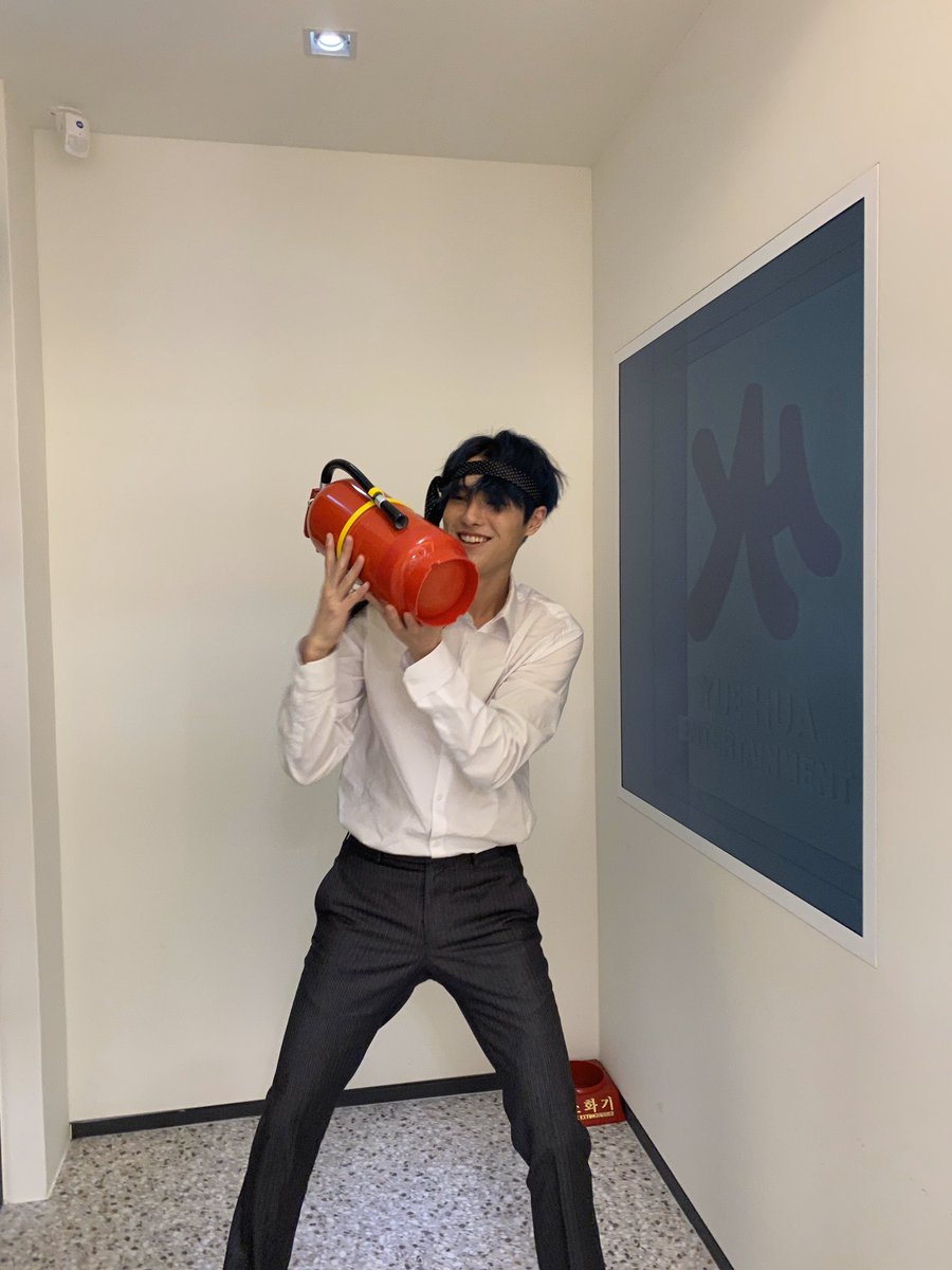 csyhehasagun's tweet photo. แบกไปดับไฟความฮอตของตัวเอง https://t.co/lYNrFwCBbT